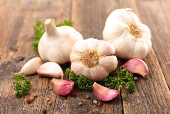 Garlic in gravy